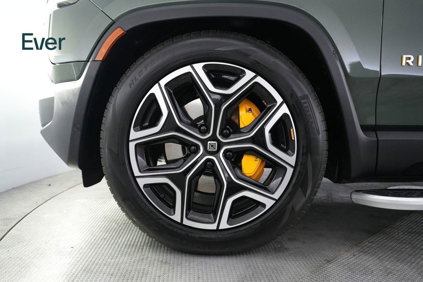 Used 2023 Rivian R1S Adventure AWD/4WD image 9