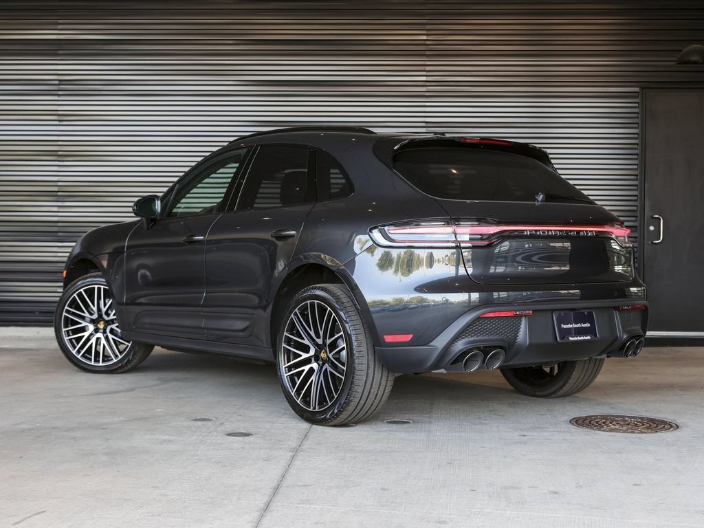 Certified 2026 Porsche Macan AWD/4WD image 3