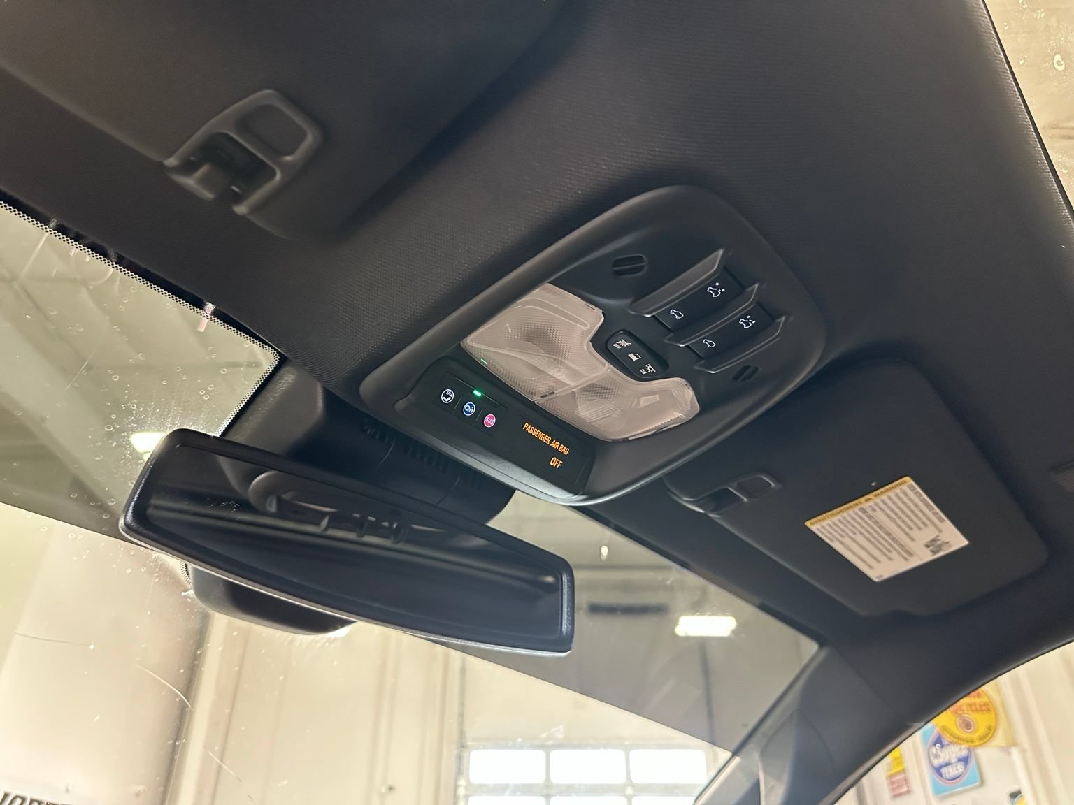 Used 2024 Chevrolet Colorado ZR2 w/ Technology Package AWD/4WD image 30