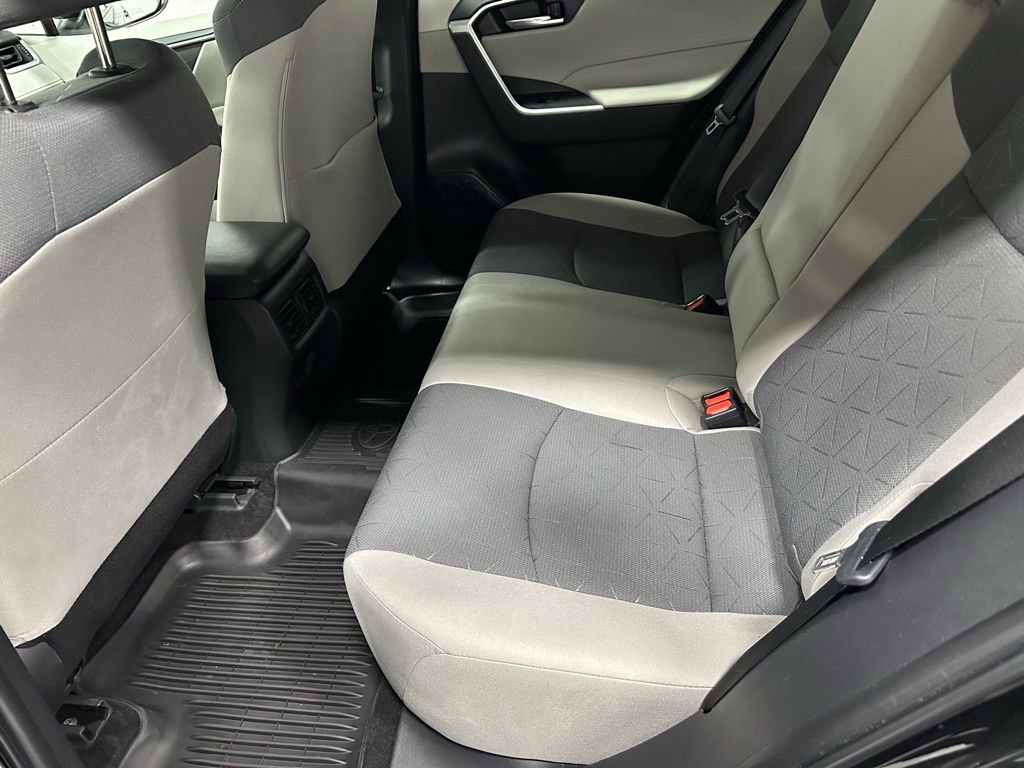 Used 2025 Toyota RAV4 XLE image 44