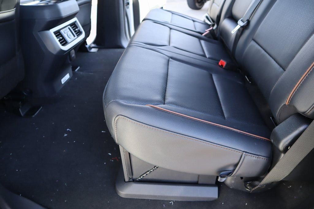 New 2026 Ford F250 Lariat w/ Black Appearance Package image 14