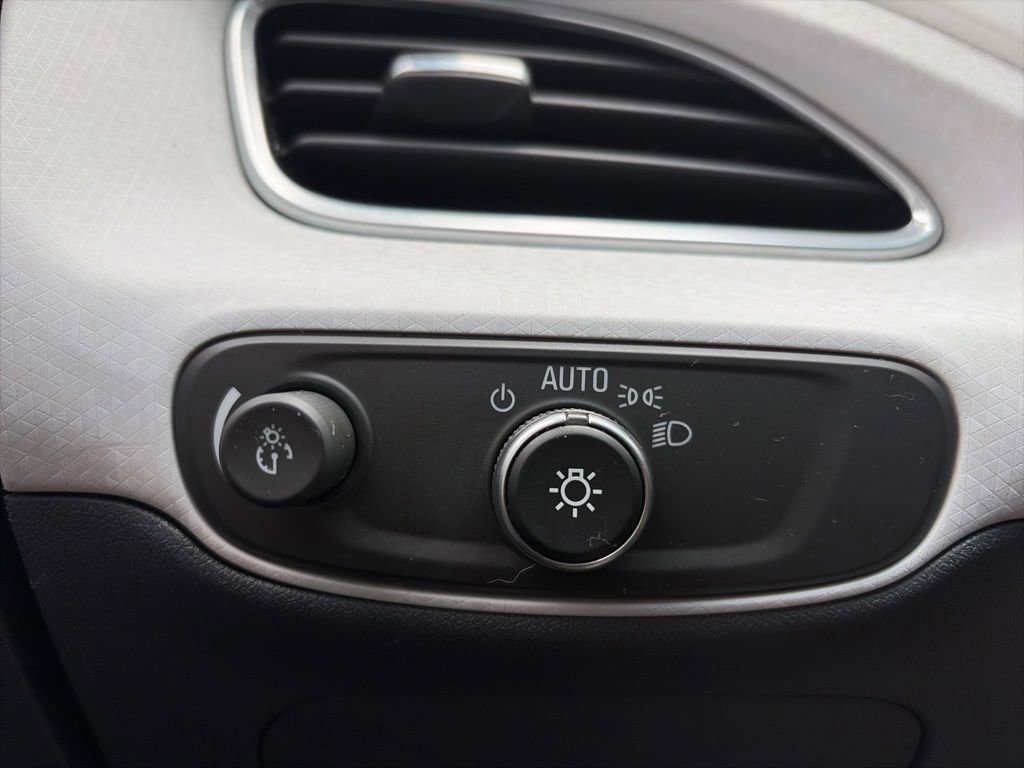 Used 2017 Chevrolet Bolt LT FWD image 13
