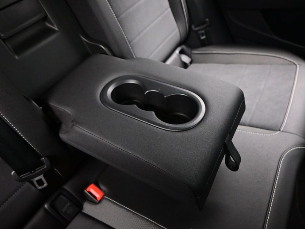 Used 2023 Volkswagen Taos SE w/ Panoramic Sunroof Package image 37