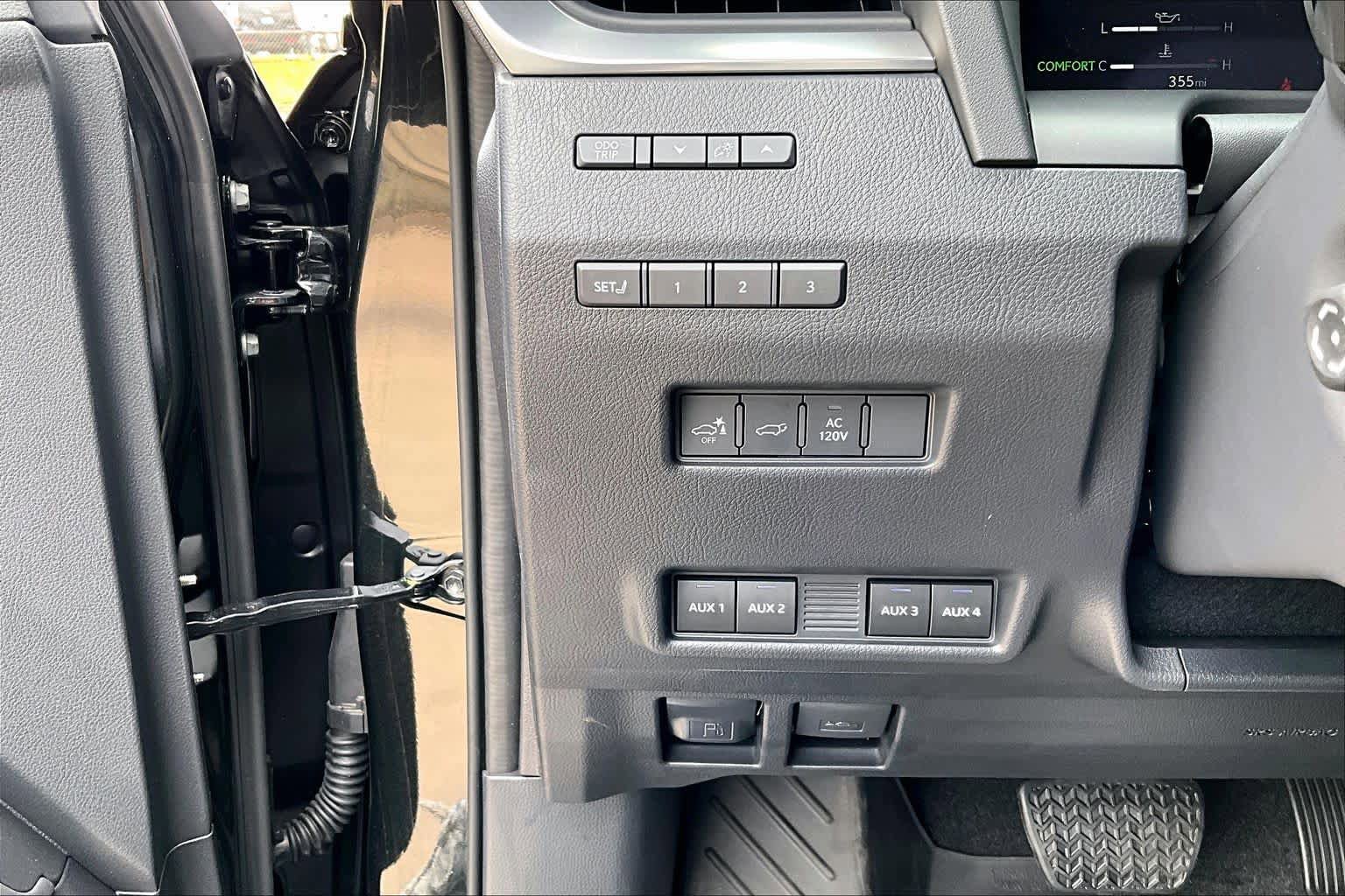 Used 2025 Lexus GX 550 AWD/4WD image 33