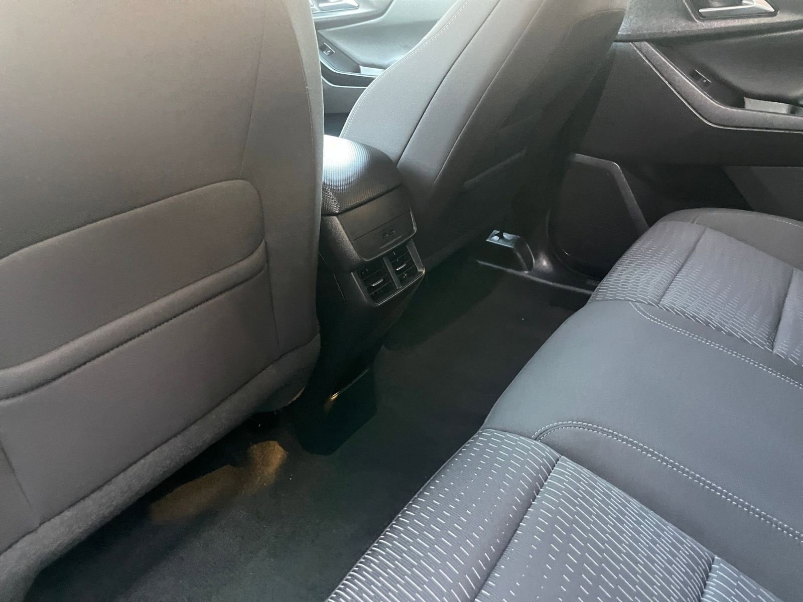 Used 2025 Chevrolet Equinox LT image 24