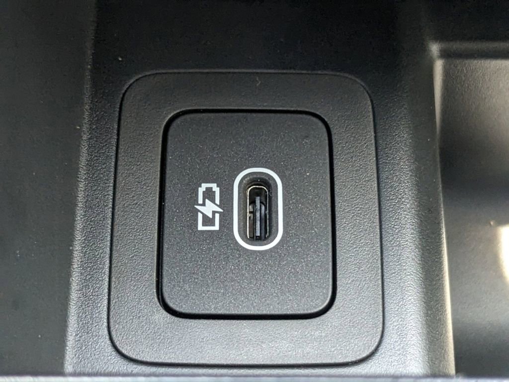 New 2025 Land Rover Range Rover Velar Dynamic SE image 26