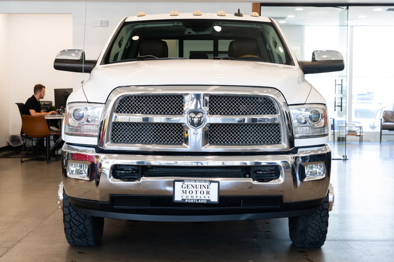 Used 2015 RAM 3500 Laramie Longhorn AWD/4WD image 2