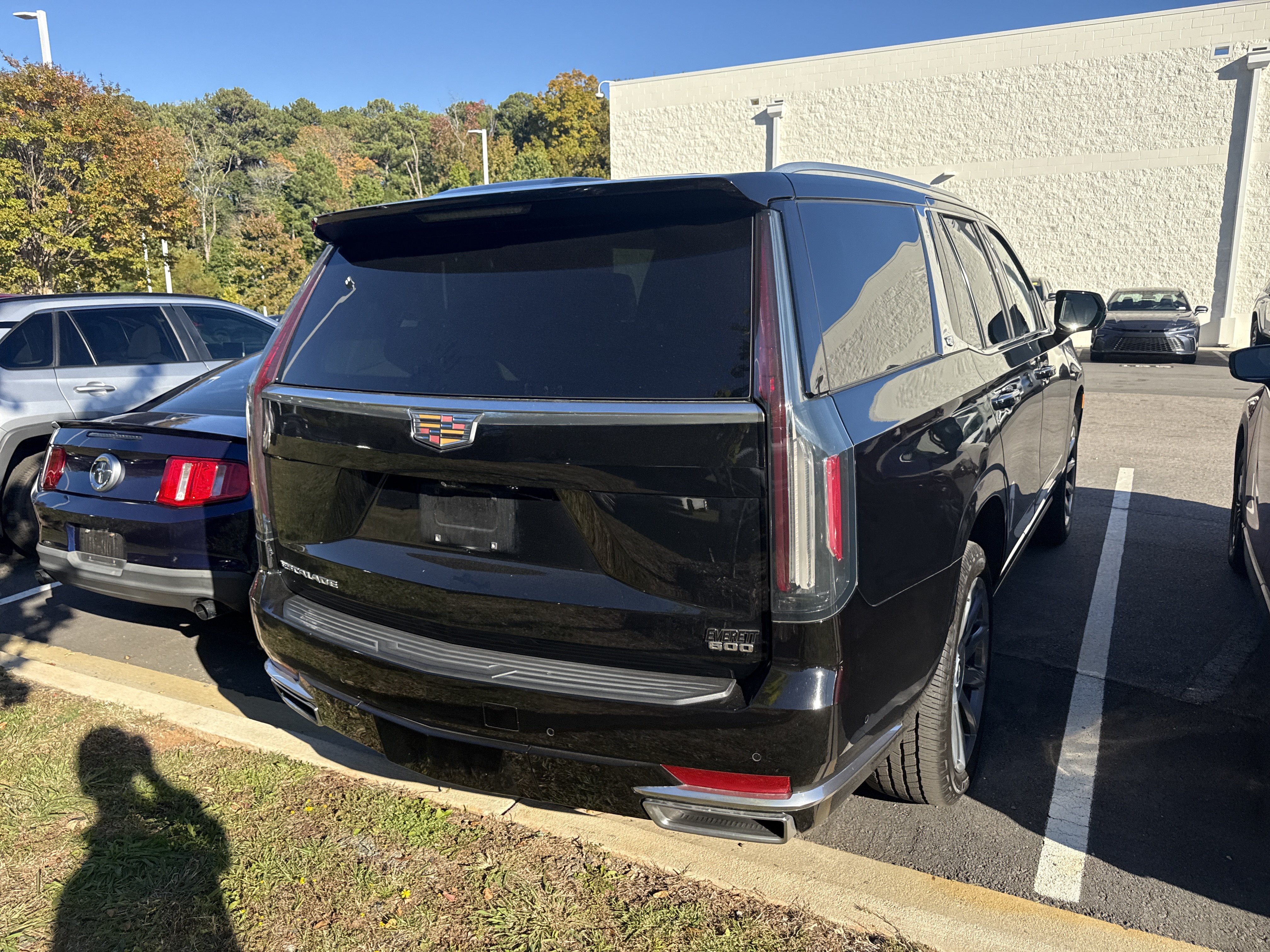 Used 2021 Cadillac Escalade Premium Luxury Platinum w/ Heavy-Duty Trailer Package AWD/4WD image 7