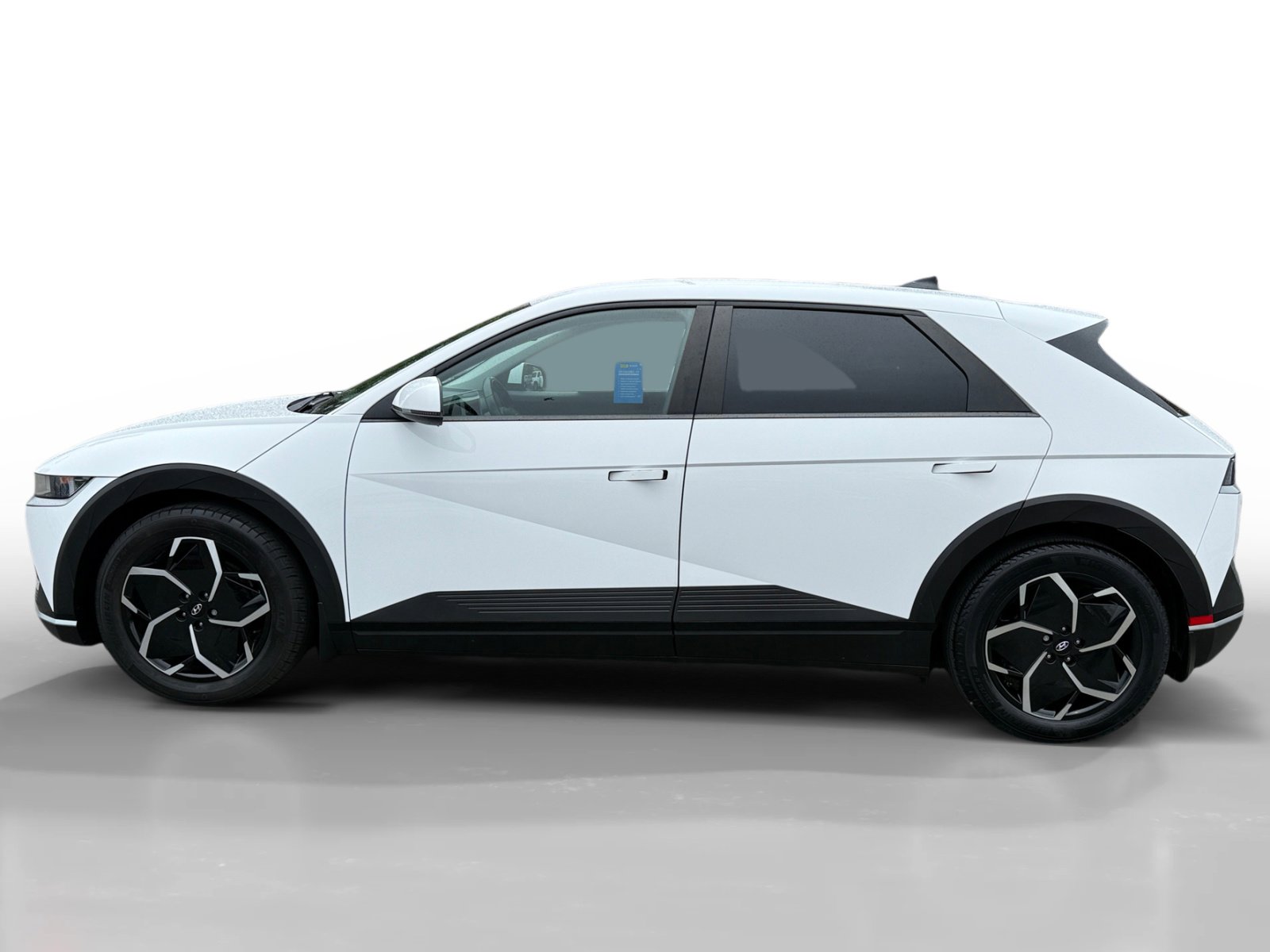Used 2024 Hyundai Ioniq 5 SEL RWD image 2