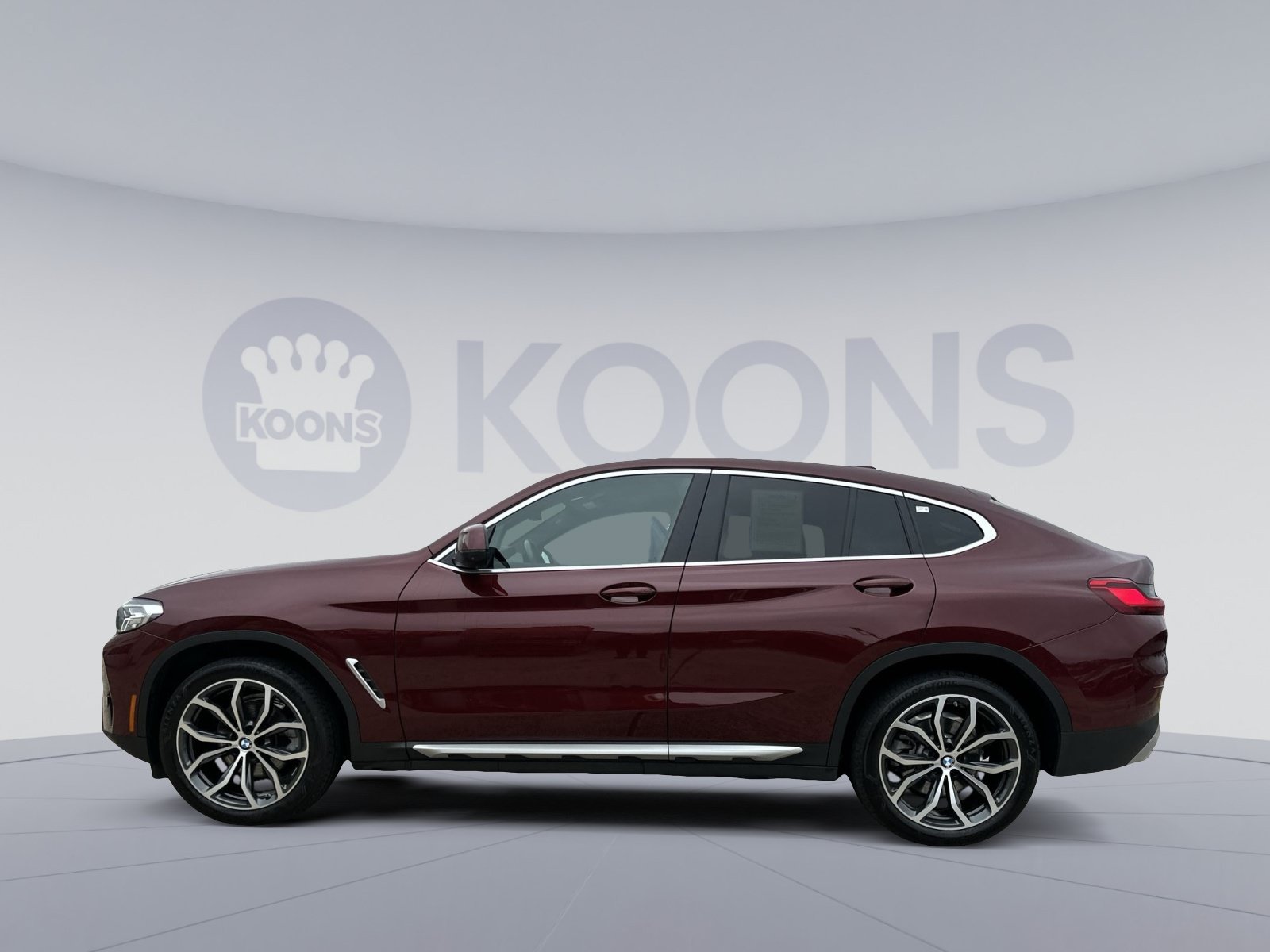 Used 2025 BMW X4 xDrive30i w/ Premium Package AWD/4WD image 7