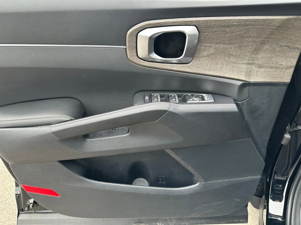 Used 2023 Kia Sorento X-Line EX image 18