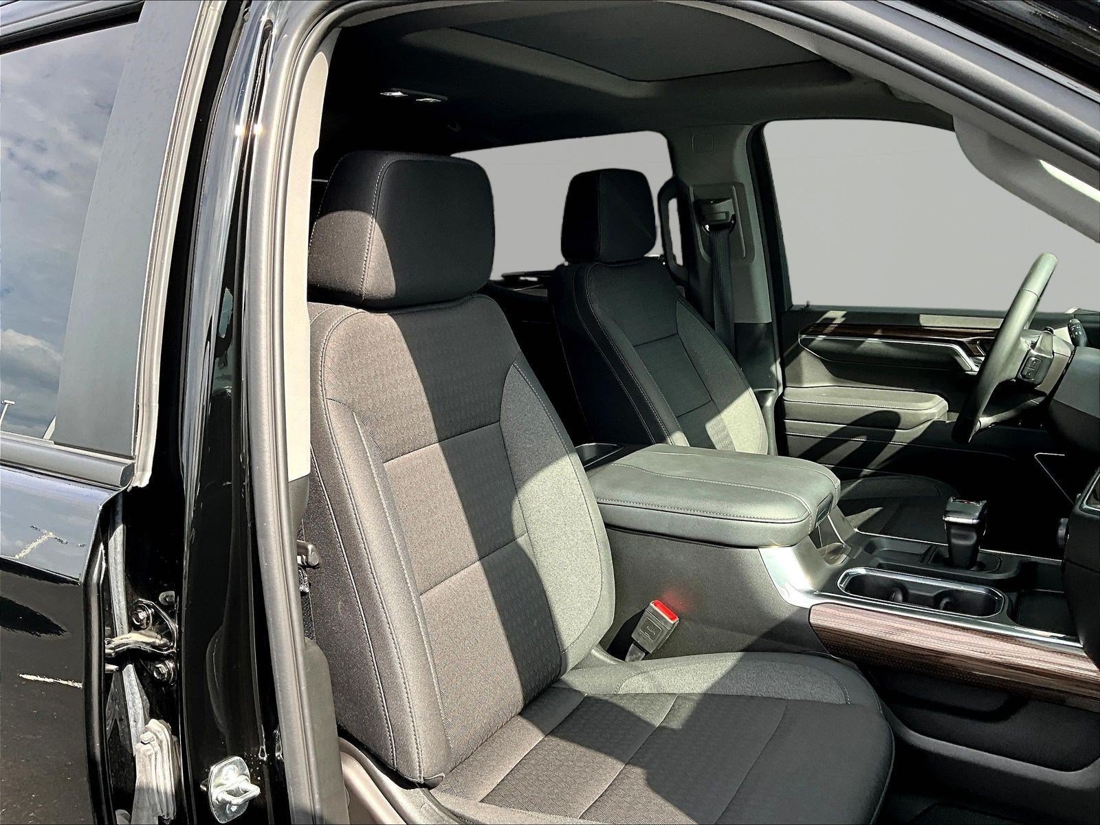 Used 2025 Chevrolet Silverado 1500 RST w/ Convenience Package II AWD/4WD image 29