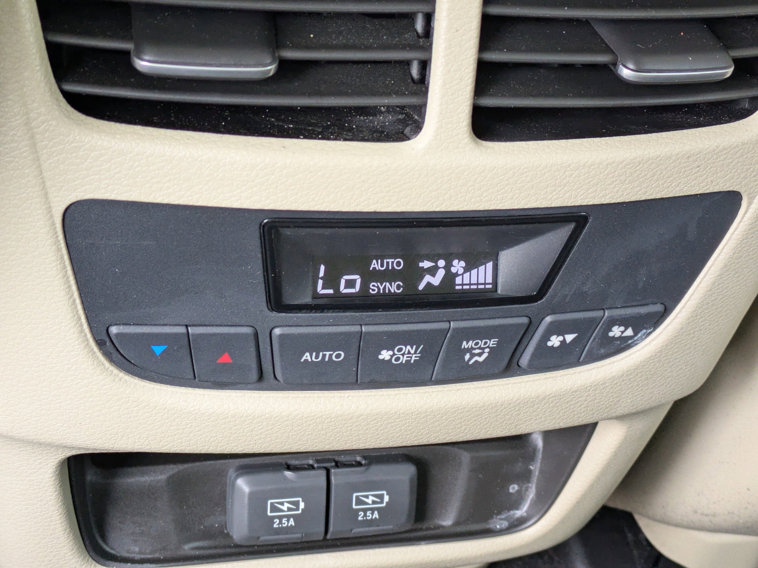 Used 2017 Acura MDX FWD image 18