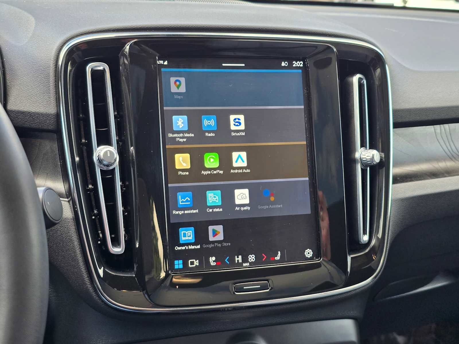 Used 2023 Volvo C40 P8 Recharge Ultimate image 24