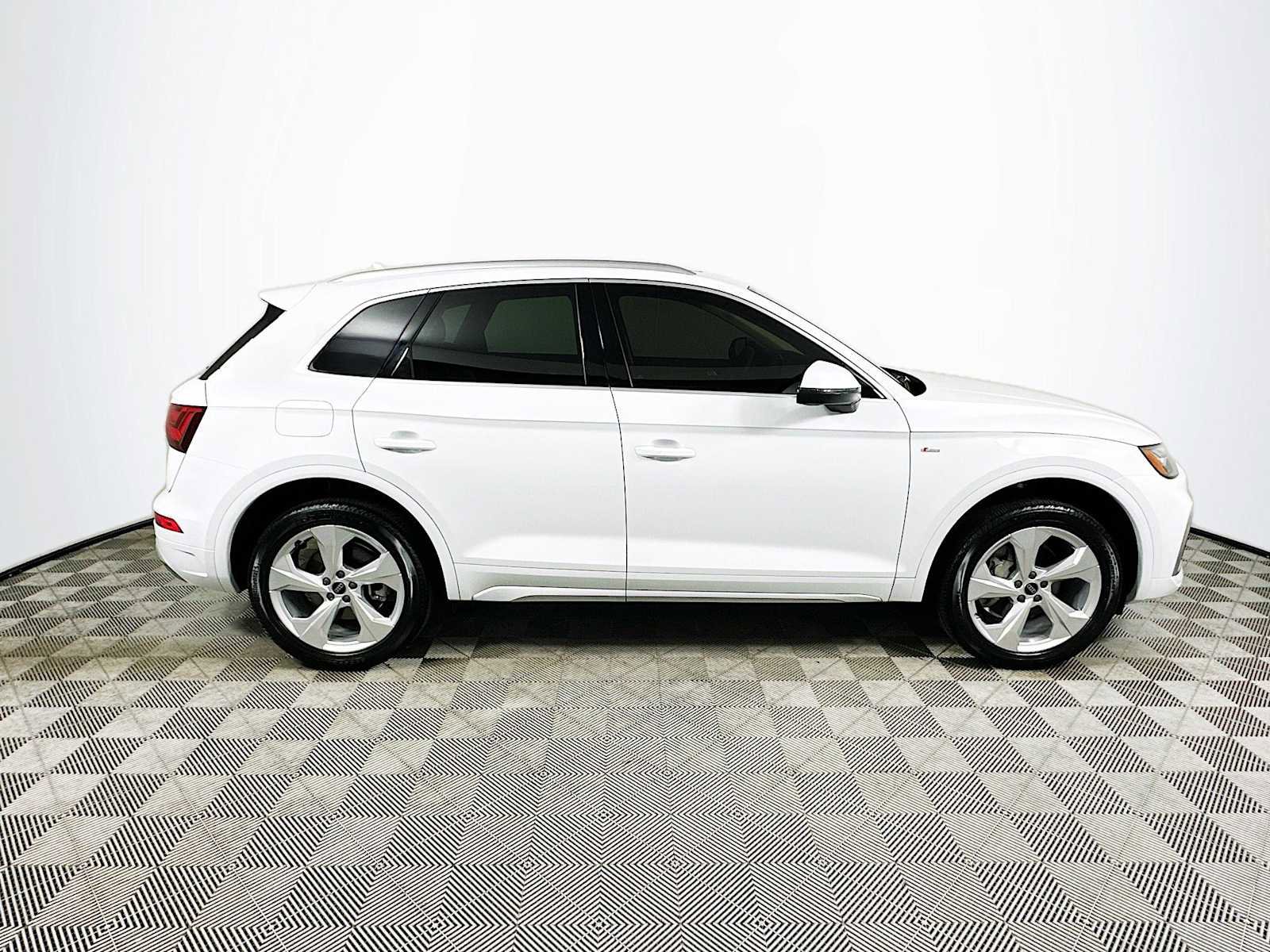 Certified 2023 Audi Q5 2.0T Premium Plus AWD/4WD image 8