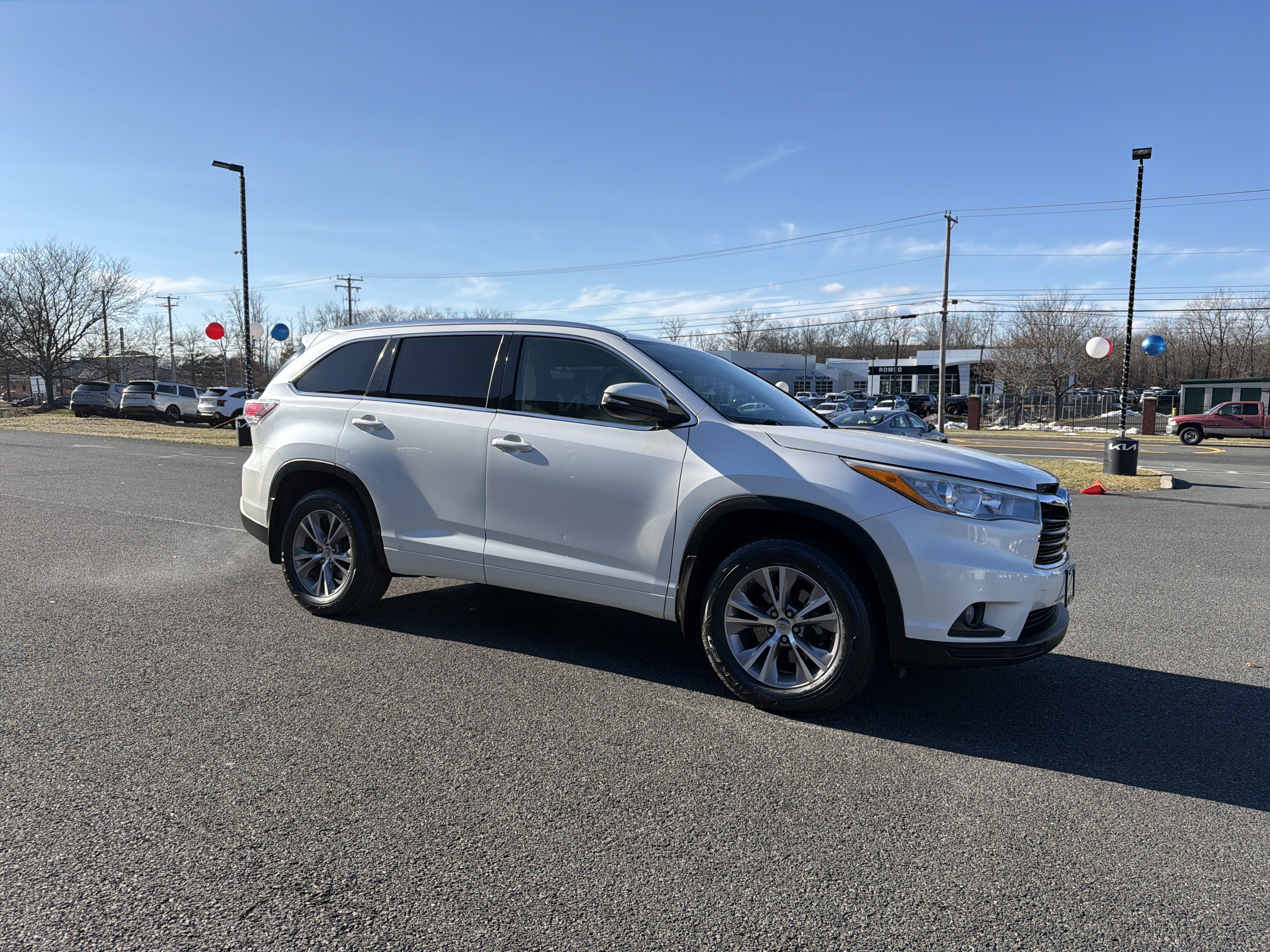 Used 2015 Toyota Highlander XLE image 3
