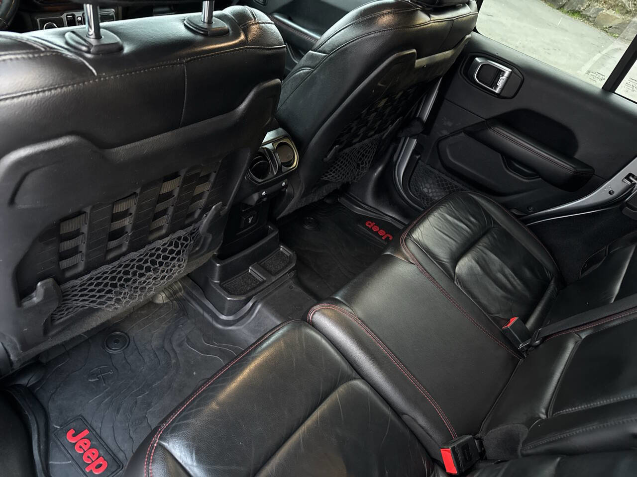 Used 2018 Jeep Wrangler Unlimited Rubicon w/ Uconnect 4C Nav & Sound Group image 25