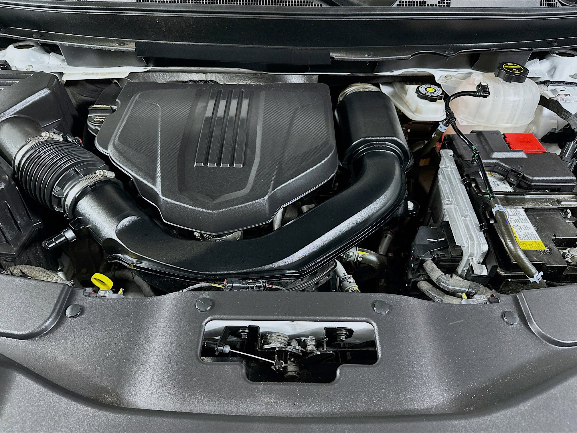 Used 2025 GMC Acadia Elevation image 35