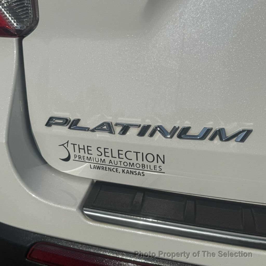 Used 2021 Ford Explorer Platinum w/ Equipment Group 601A AWD/4WD image 14