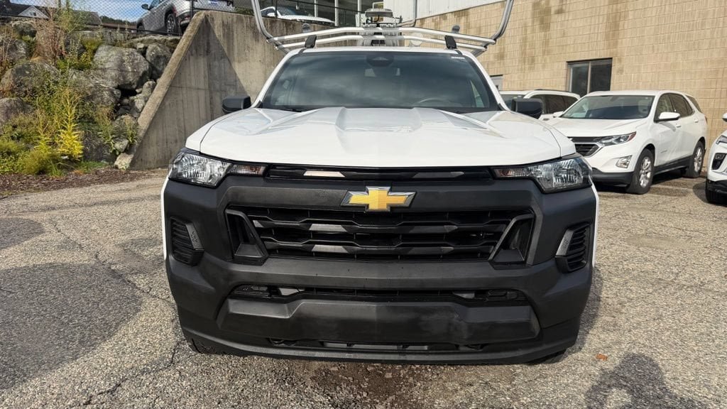 Used 2025 Chevrolet Colorado W/T AWD/4WD image 9