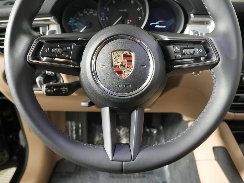 Certified 2024 Porsche Macan w/ Premium Plus Package AWD/4WD image 27