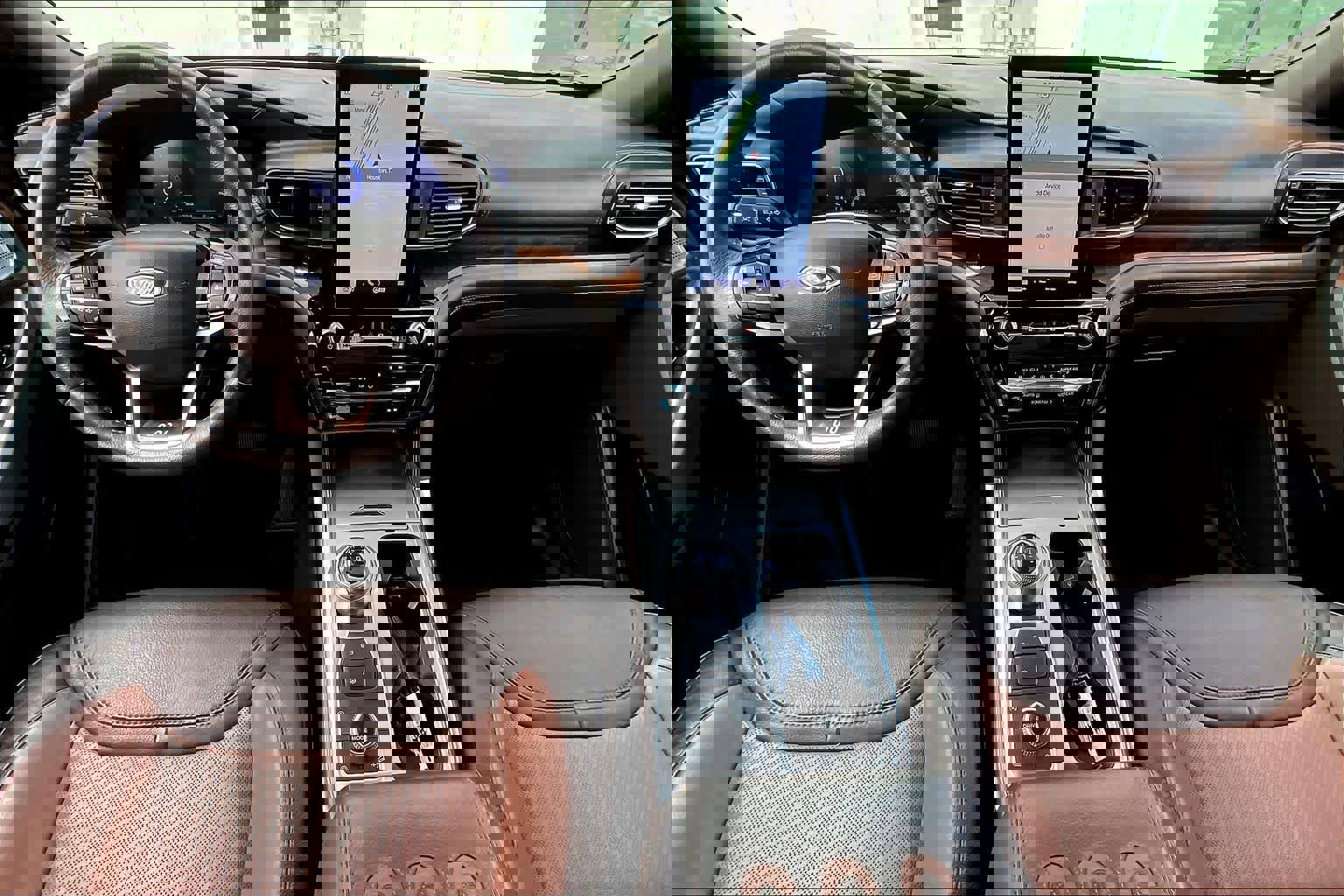 Used 2022 Ford Explorer King Ranch w/ Class IV Trailer Tow Package AWD/4WD image 14