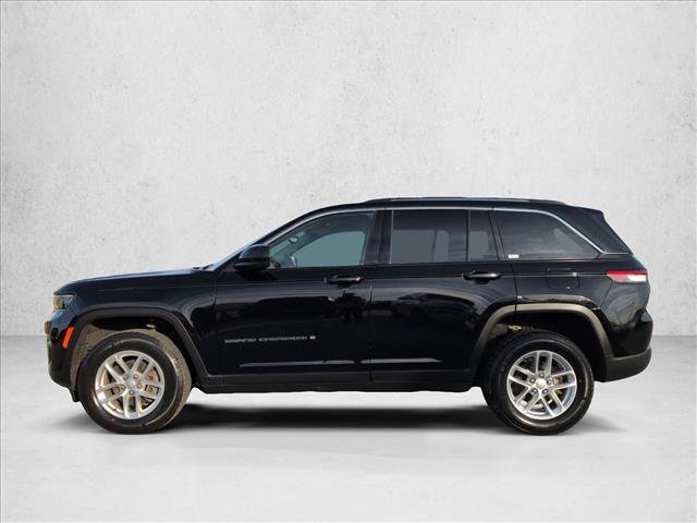 Used 2023 Jeep Grand Cherokee Laredo image 9