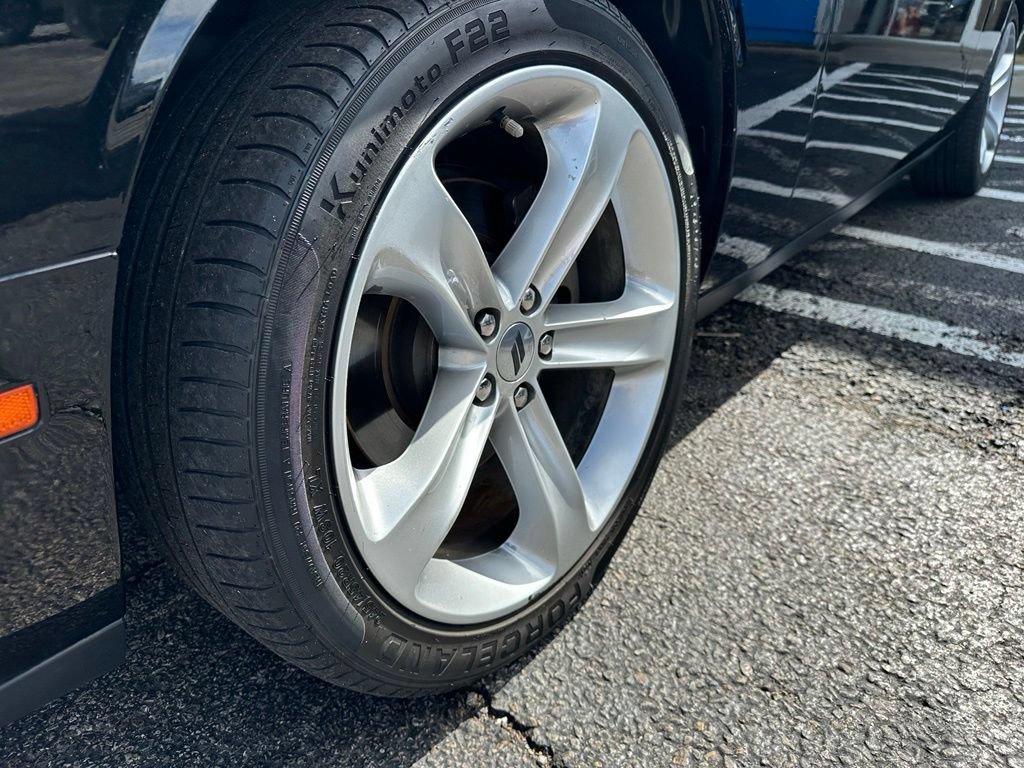 Used 2017 Dodge Challenger R/T RWD image 9