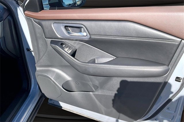 Certified 2023 Nissan Rogue SL w/ SL Premium Package image 22