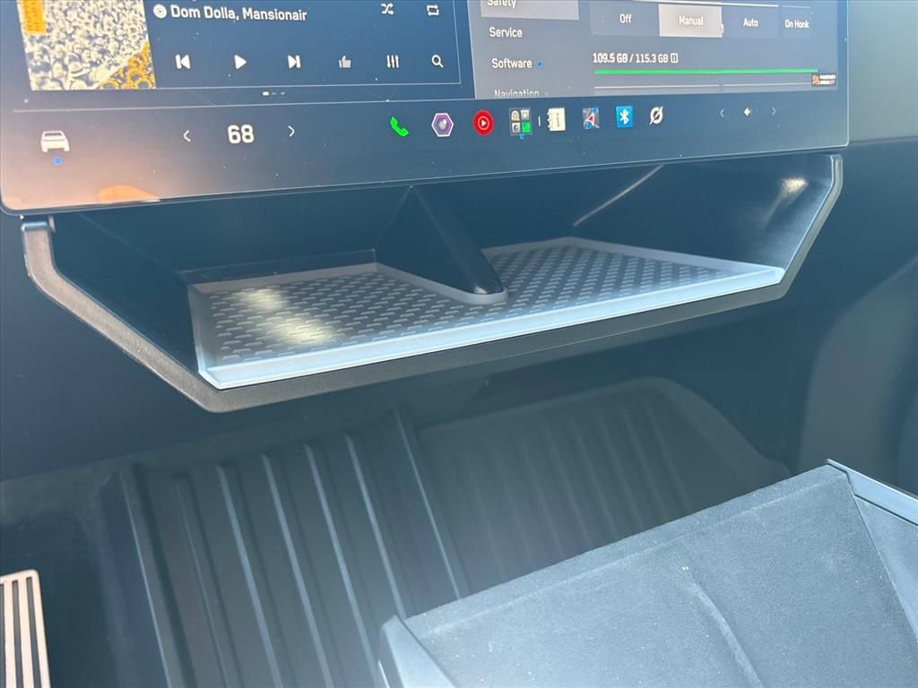 Used 2025 Tesla Cybertruck AWD Crew Cab image 33