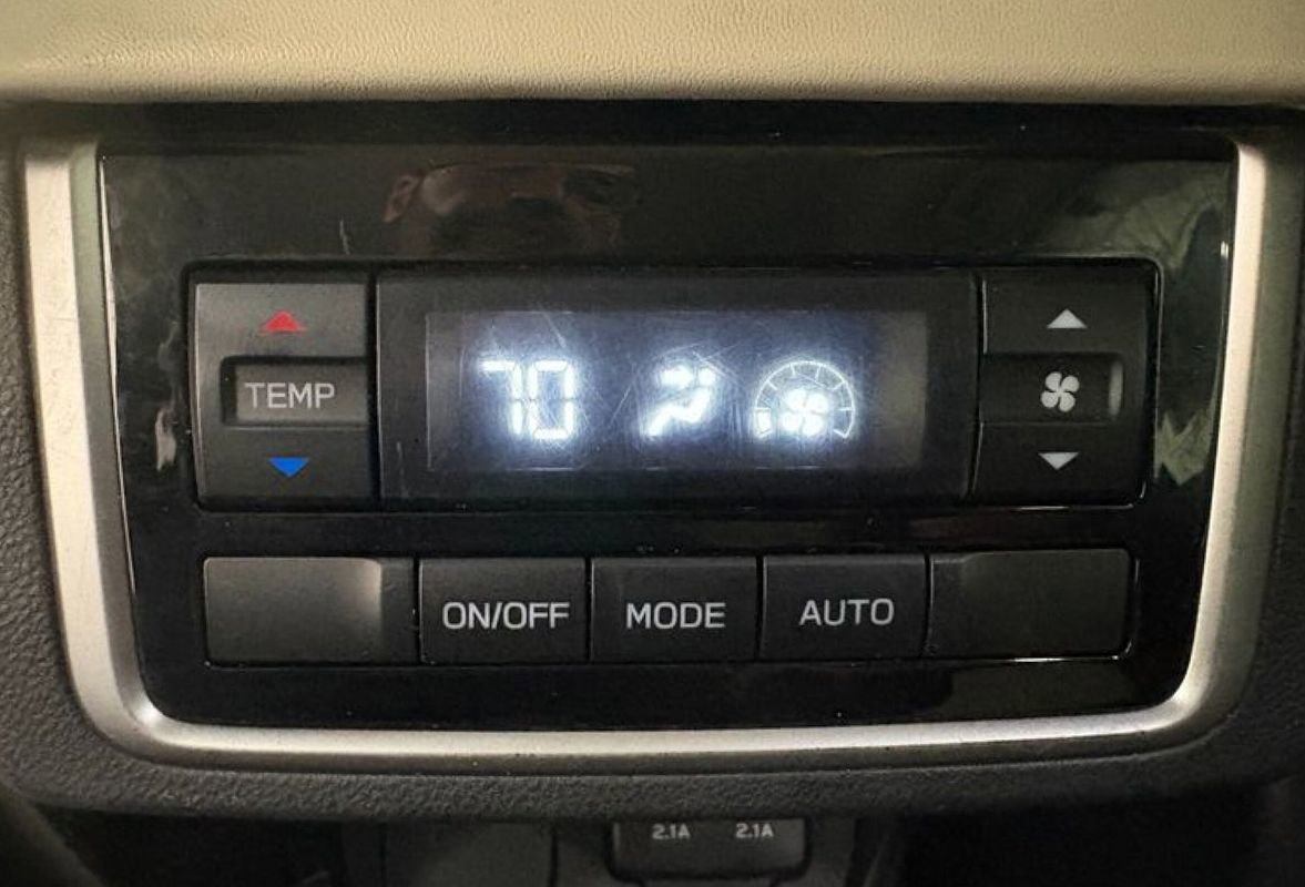 Used 2019 Subaru Ascent Premium image 11