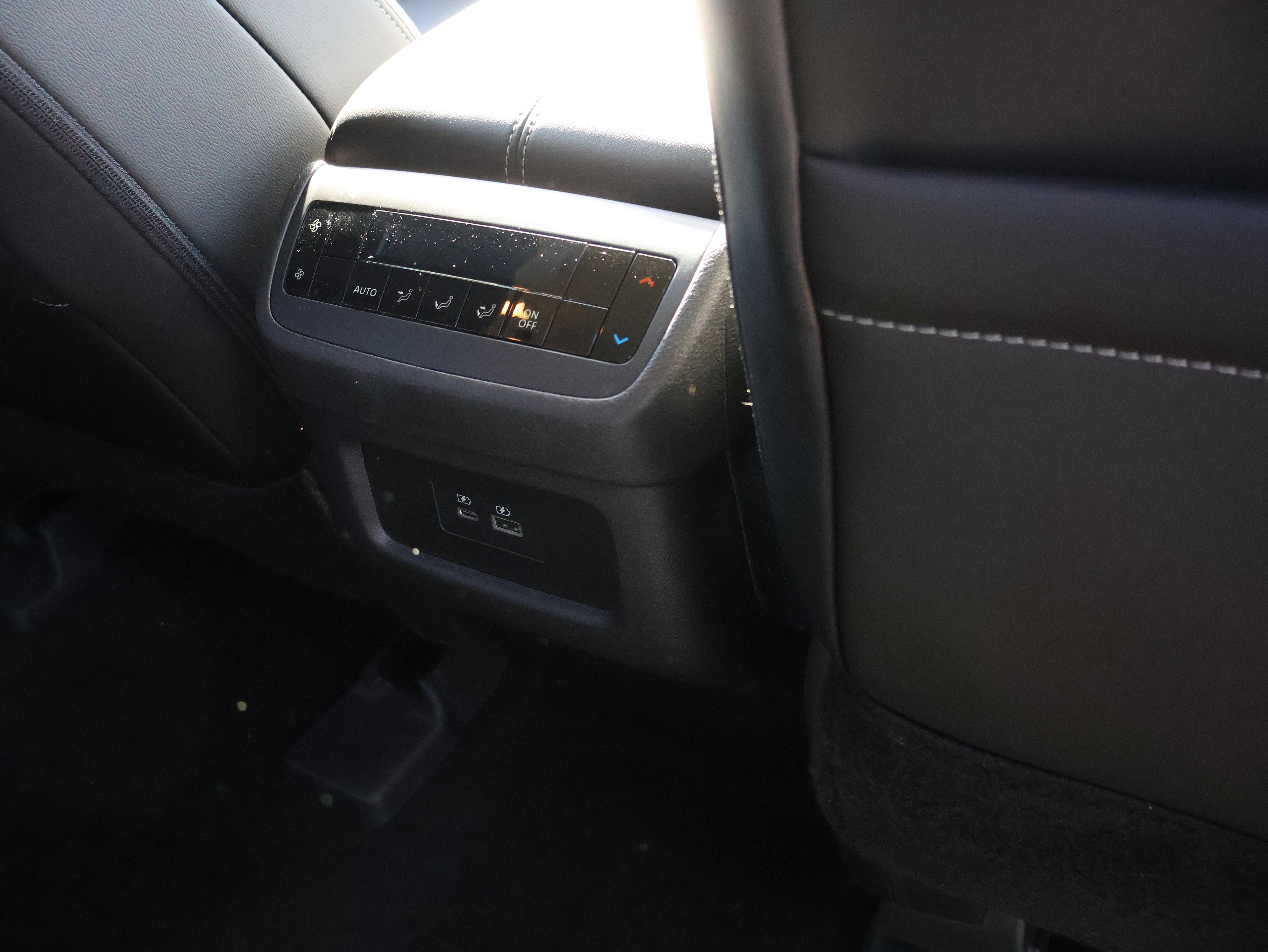 Used 2024 Nissan Pathfinder SL image 15