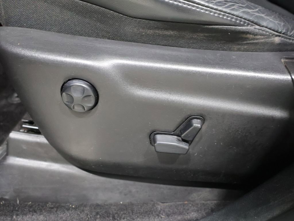 Used 2016 Dodge Durango Limited w/ Nav & Power Liftgate Group AWD/4WD image 12