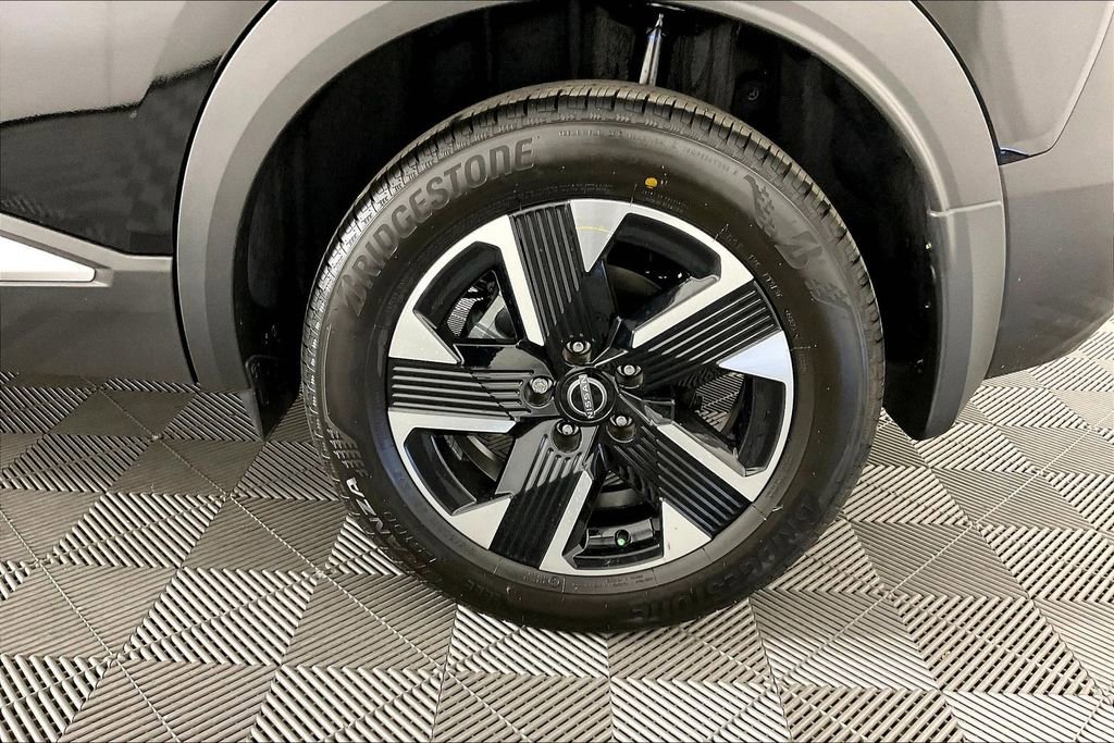 New 2026 Nissan Kicks SV w/ SV Premium Package AWD/4WD image 18
