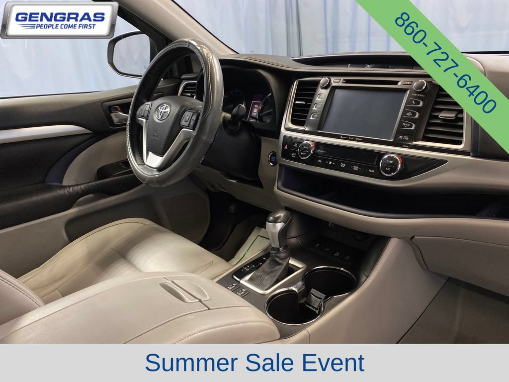 Used 2016 Toyota Highlander XLE w/ Protection Package #3 AWD/4WD image 43