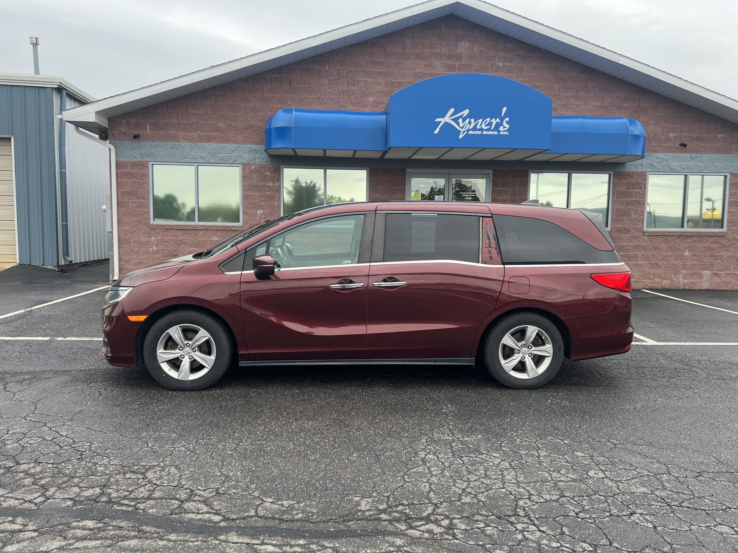 Used 2018 Honda Odyssey EX image 3