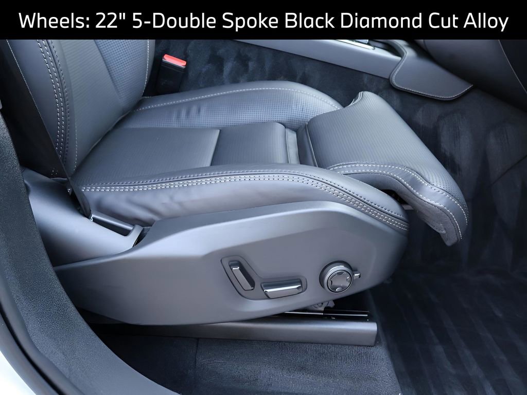 Used 2025 Volvo XC90 B6 Ultra w/ Protection Package Premier image 13