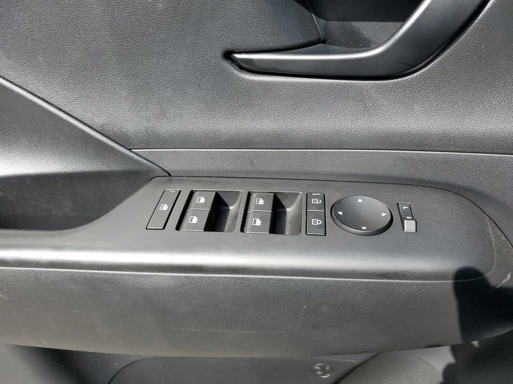 Used 2024 Hyundai Kona SEL FWD image 17