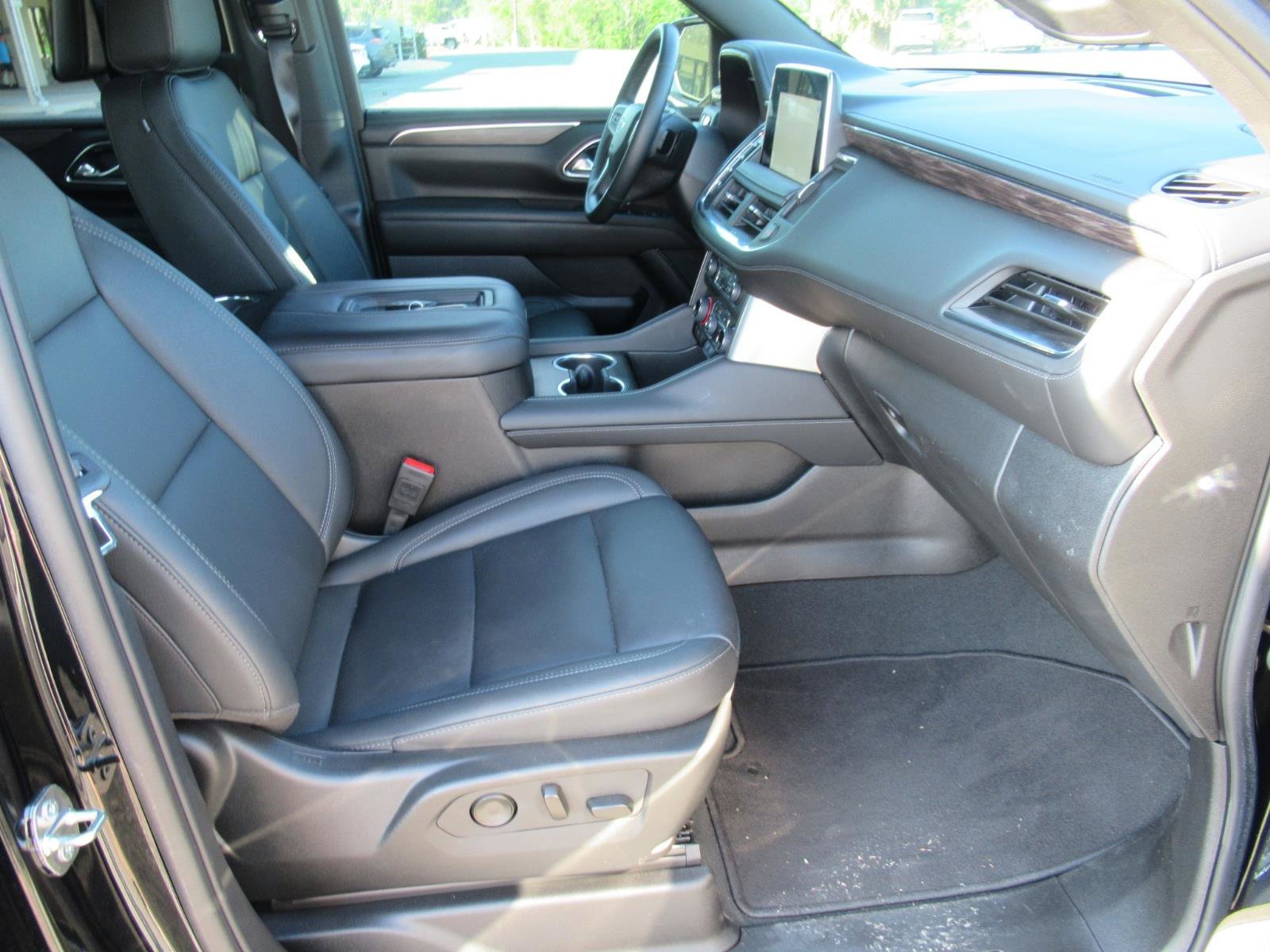 Used 2024 Chevrolet Tahoe Z71 w/ Luxury Package image 8