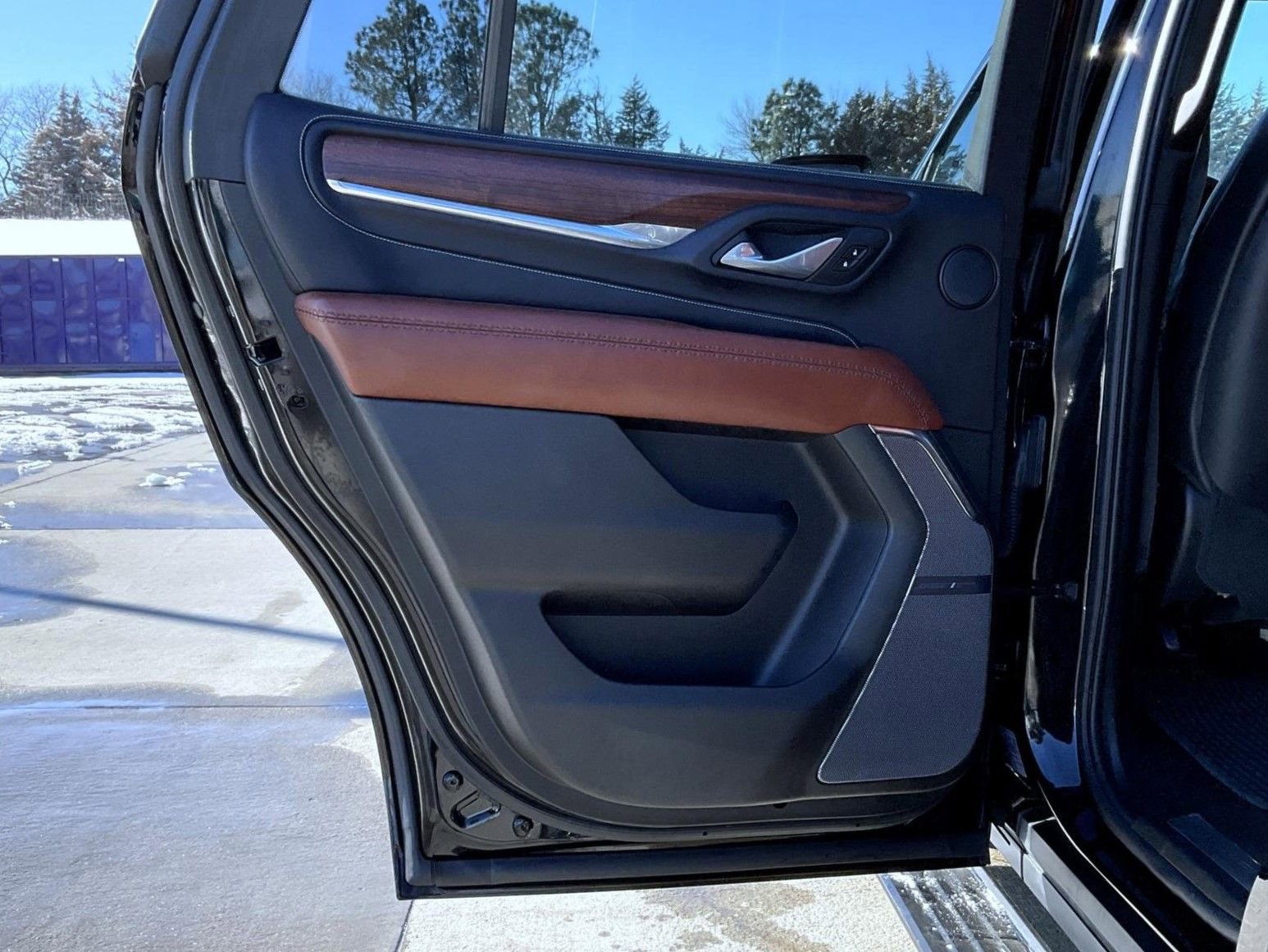 Used 2023 GMC Yukon Denali Ultimate image 23