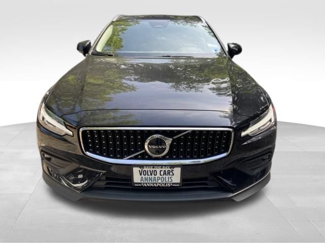 New 2026 Volvo V60 B5 Cross Country Plus w/ Climate Package AWD/4WD image 2