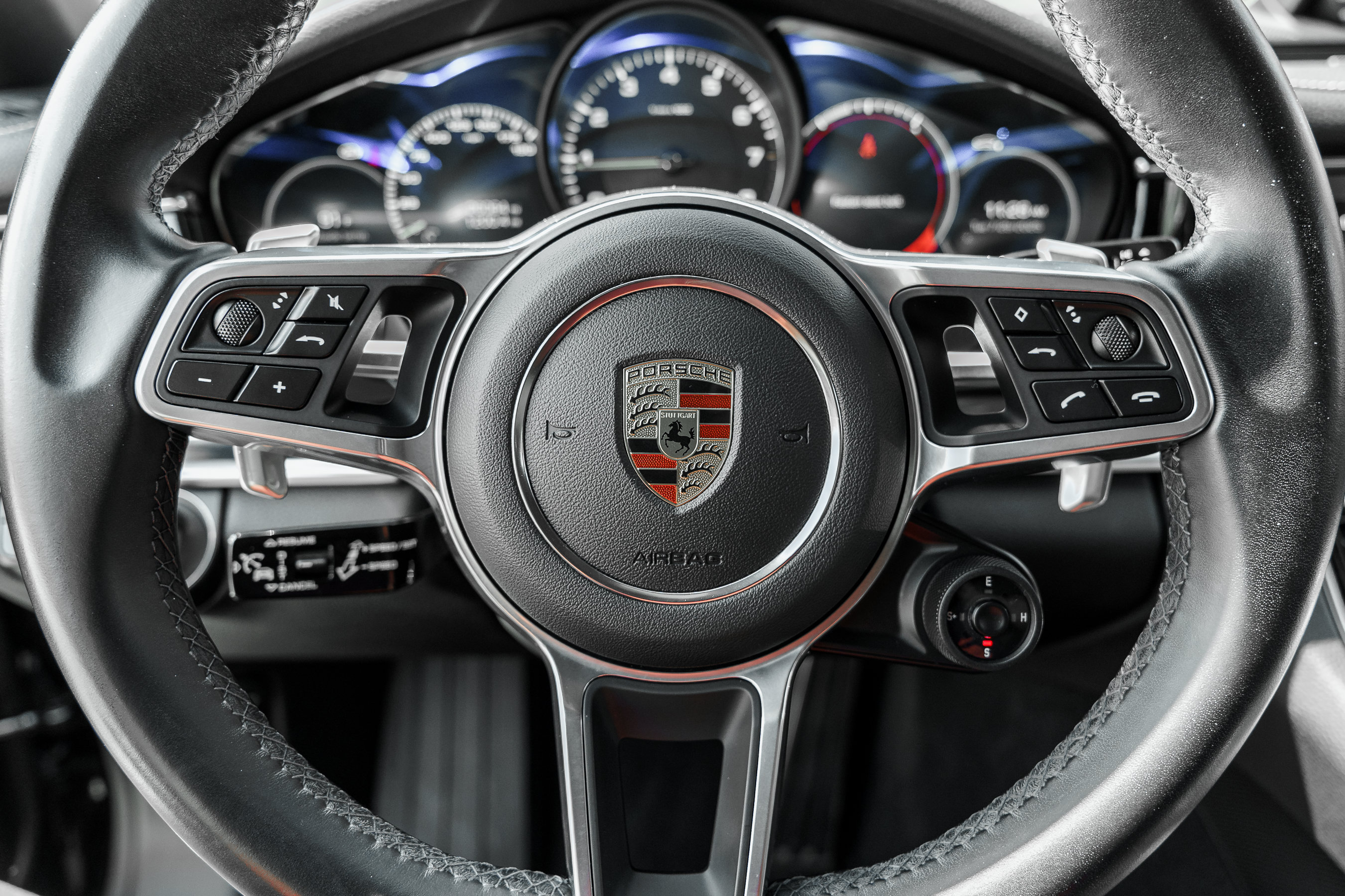 Used 2020 Porsche Panamera 4 AWD/4WD image 17
