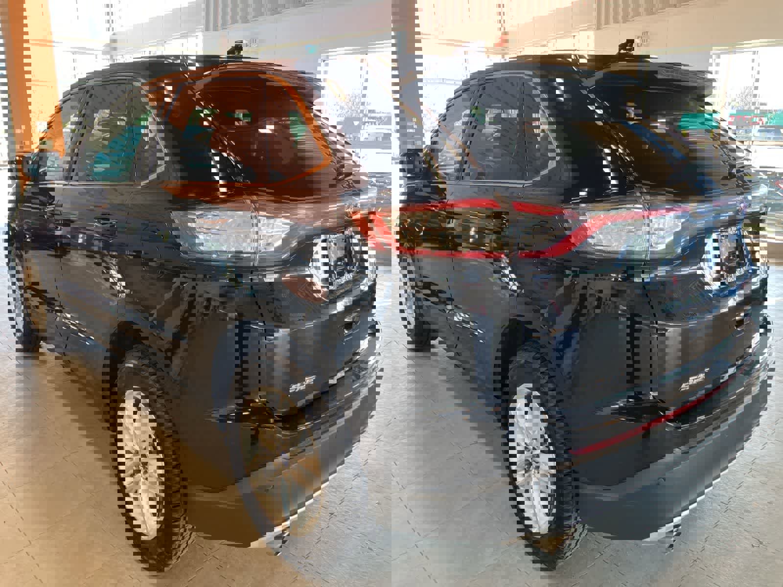 Used 2018 Ford Edge SEL w/ Equipment Group 201A AWD/4WD image 7