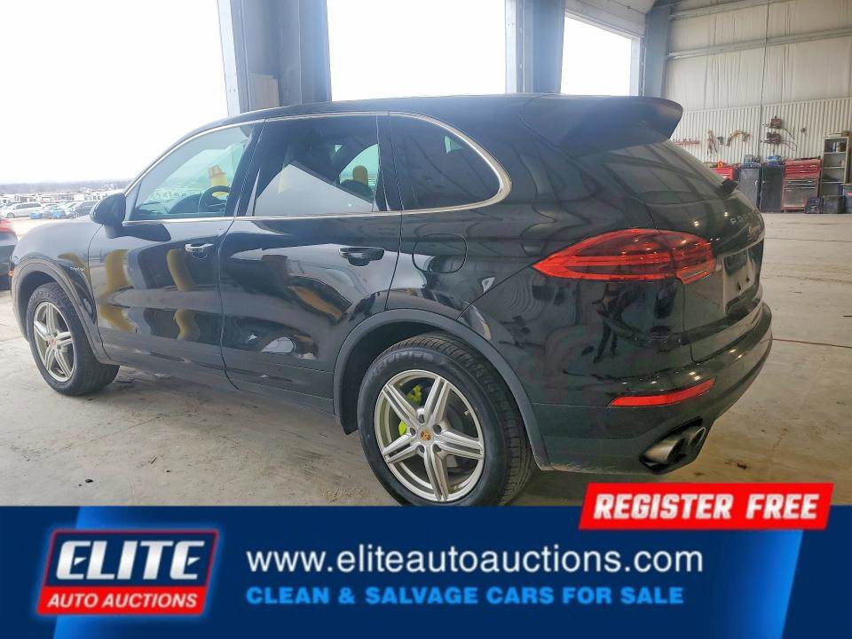 Used 2015 Porsche Cayenne S image 4
