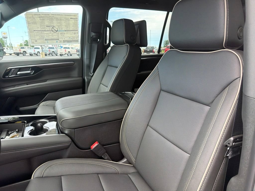 New 2026 Chevrolet Suburban Premier AWD/4WD image 18