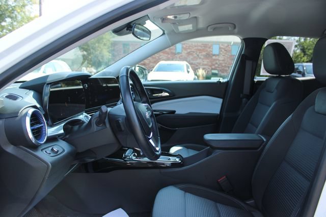 Used 2024 Chevrolet Trax LT w/ Driver Confidence Package FWD image 12