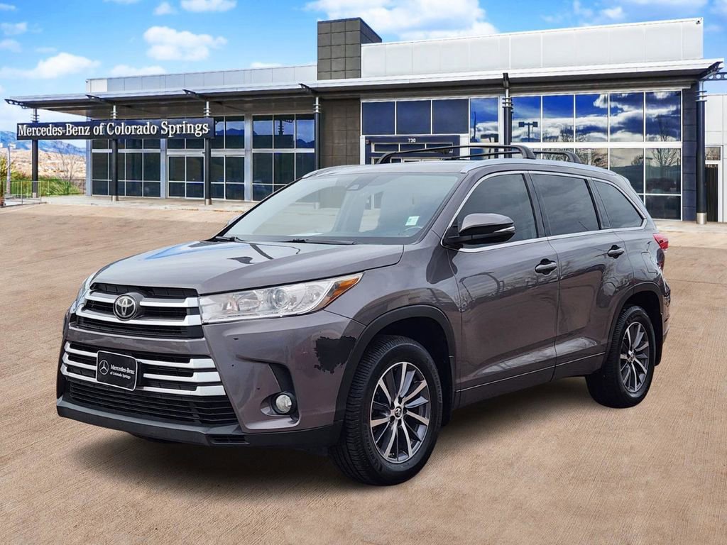 Used 2018 Toyota Highlander XLE image 3