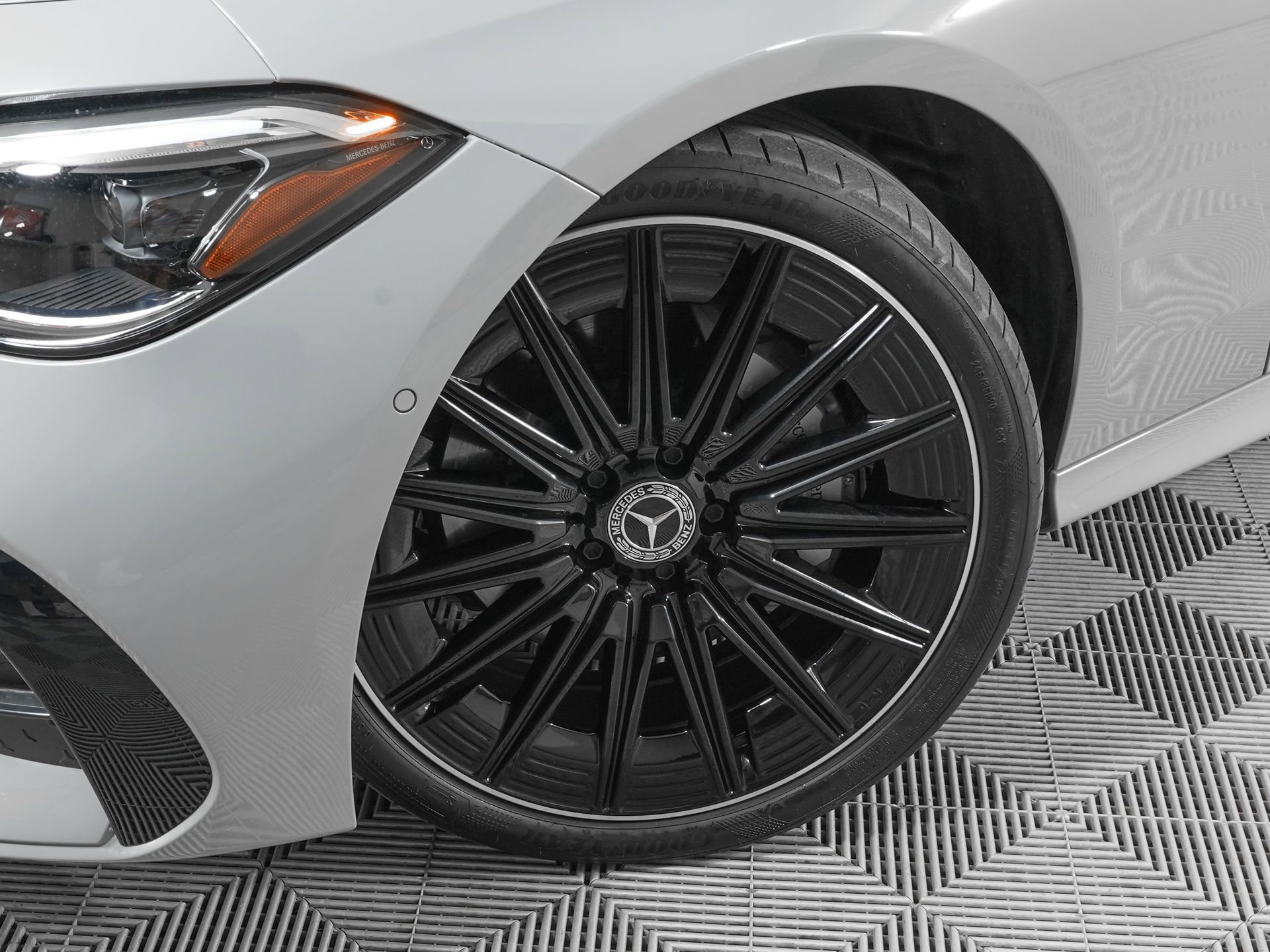 Used 2024 Mercedes-Benz CLE 300 4MATIC Cabriolet image 31