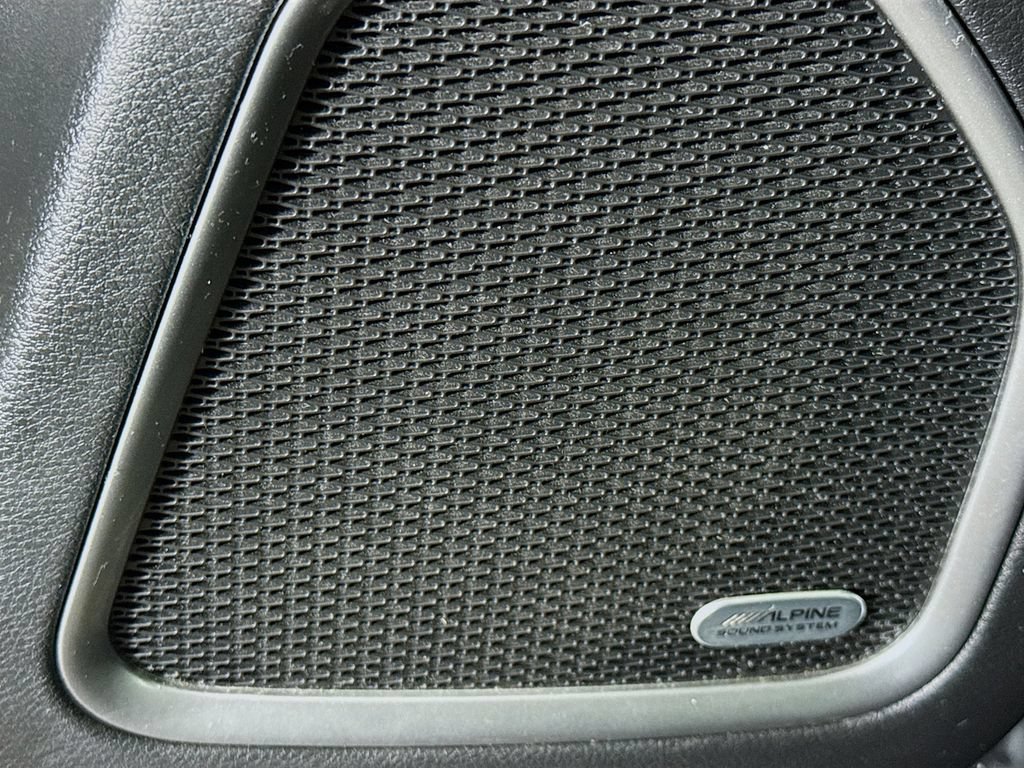 Used 2022 Jeep Compass Latitude w/ Sun and Sound Group AWD/4WD image 12