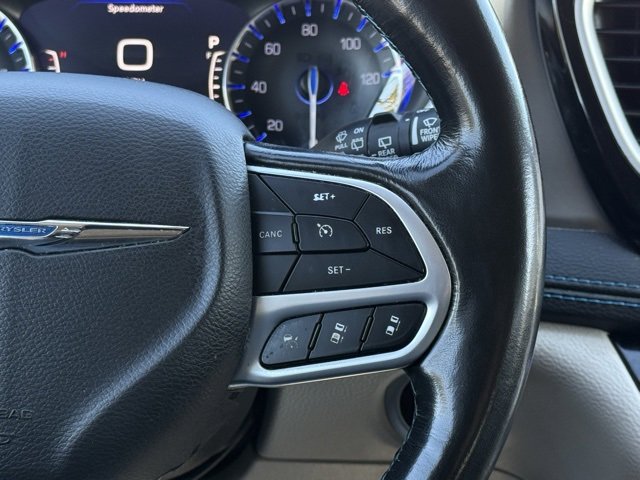 Certified 2021 Chrysler Pacifica Touring-L image 25